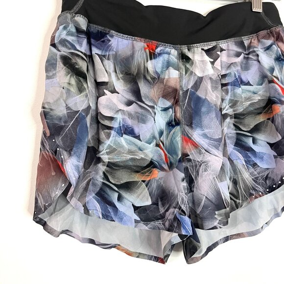 LULULEMON Blue Floral Fast and Free Reflective High-Rise Classic-Fit Short 3" Si - Picture 5 of 8